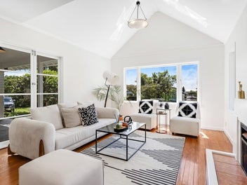 THE DAY | AUCTION 25 NOVEMBER