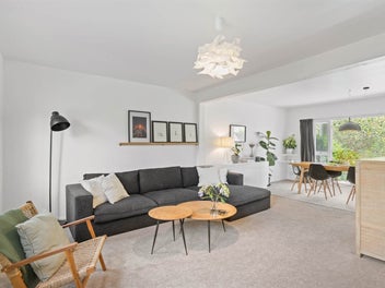 Single-Level First Home, Downsize in Top Location