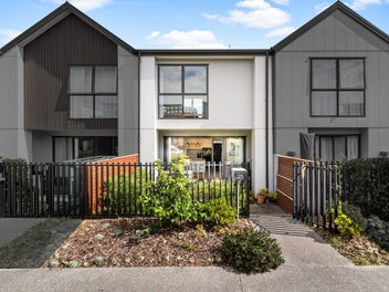 The Gateway to Effortless Marina Living