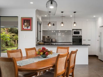 MODERN DESIGN, PEACEFUL SURROUNDINGS