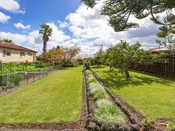 A New Lynn Icon – THAB ZONE 1,252 m2