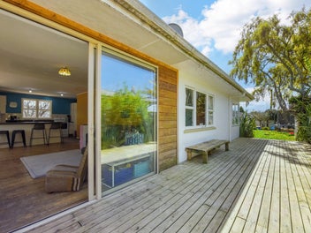 Charming Home + Versatile Sleepout in Motueka