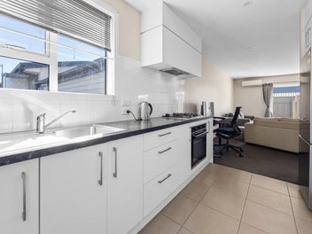 Convenient, Contemporary Living Near the City