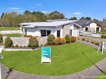 Holiday Vibes, Everyday Comfort