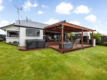 Builder's Own Home - Must Be Sold!