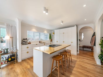 Modern Comfort & Effortless Entertaining