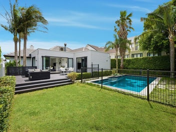 Modern family living with stunning views in Orakei