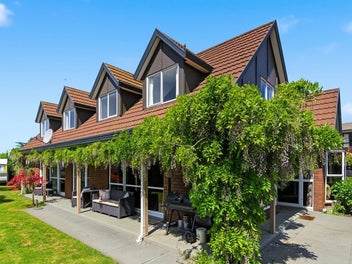 Spacious Family Living in Quiet Cul-de-sac