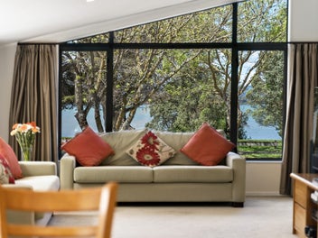 Views, Sun and Family Living At Its Best!