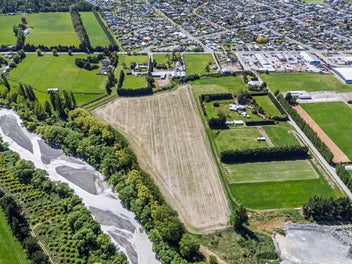 Rare opportunity on the edge of NW Ashburton