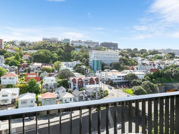HIGH-SPEC WEST-FACING CITY PAD