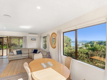 Beach, bush and birds, must view to appreciate