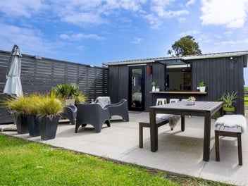 EQUESTRIAN LIFESTYLE WITH SUBDIVISION POTENTIAL