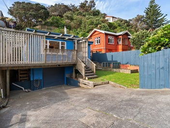 Sunny Coastal Living in Houghton Bay
