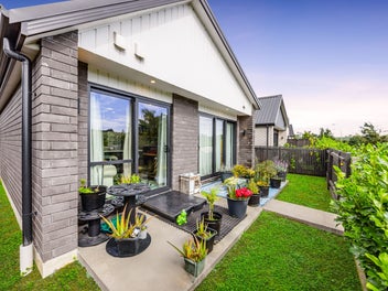 Brisbane Move Forces Sale - Don't Miss Out!