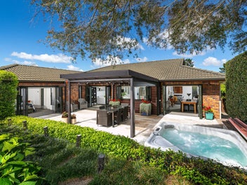 Picture perfect single level brick & tile beauty