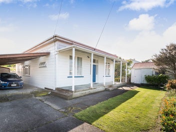 Village Convenience, Country-Sized Backyard