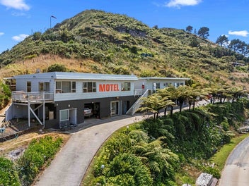 Home and income - Coastal lifestyle opportunity