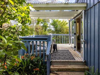 Relaxed Island Living!