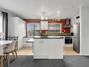 Smart Buying in a Central Spot