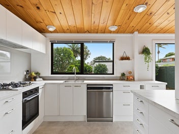 Light, Bright, Lockwood Delight