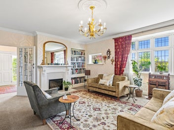 Sun, Space & Opportunity in the heart of Merivale