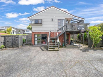 Remuera Lifestyle — Space, Schools & Comfort