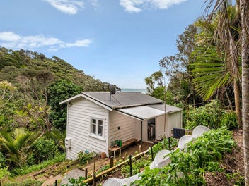 SUNSETS AND SEA VIEWS AT SOUTH PIHA