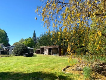 Large Section, Sheds & Family-Friendly Living