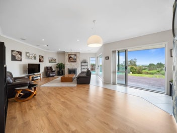 Pool - Space - Privacy - Convenience