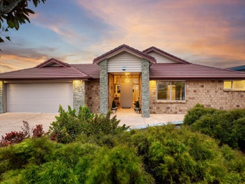 Be Quick....Aotea living at its best!