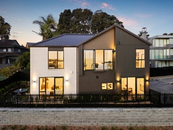 Trackside Living at Ellerslie with a Winning View