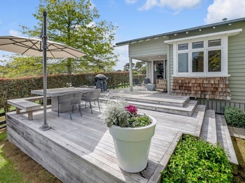 Stunning character bungalow with granny flat