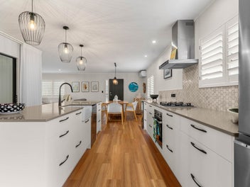 Walk Right In and Sit Right Down