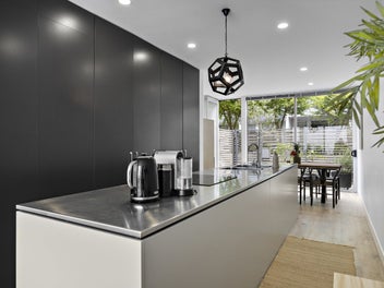 Big, Bright & Breezy