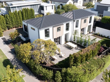 Prime Merivale Location - Sun-Filled & Stylish