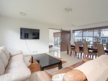 Prime location and Air B&B opportunity