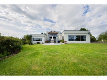 The Pinnacle of Geraldine Downs Living