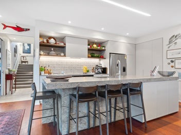 Vendors Moving On - Rare Scale, Prime Setting