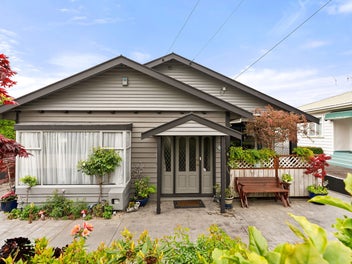 Spacious 4 Bedroom Family Home in Boulcott