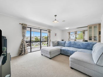 Freestanding Freedom with a Sunny Side Up