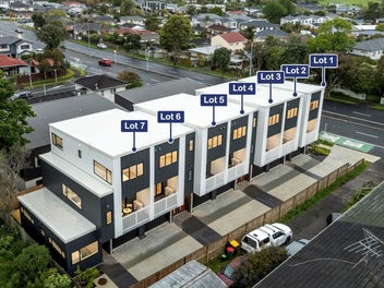 Sought After Sunnyhills School Zone