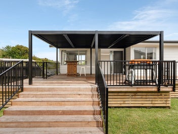 Contemporary Charm in a Prime Spot