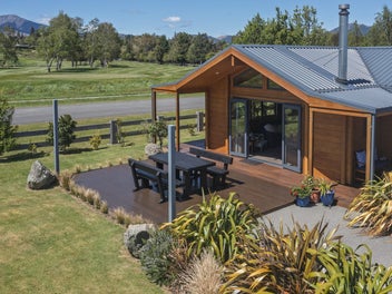 Front-Row to Fairways & Mountain views!