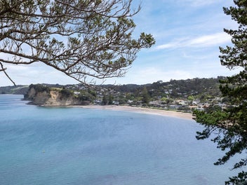 Clifftop Coastal Living with Endless Ocean Views
