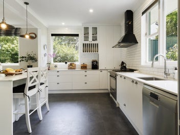 Idyllic Family Home- Chatsworth Road