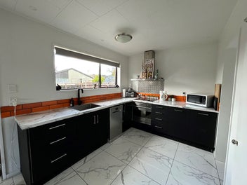 SUNNY, SOLID & SUPERBLY LOCATED