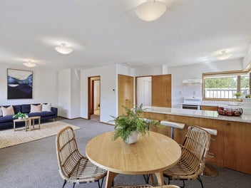 * UNDER OFFER * Easy Living in a Handy Location