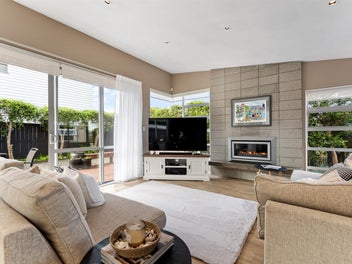 THE ULTIMATE FOOT IN THE DOOR