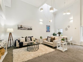 DESTINATION WATERFRONT !